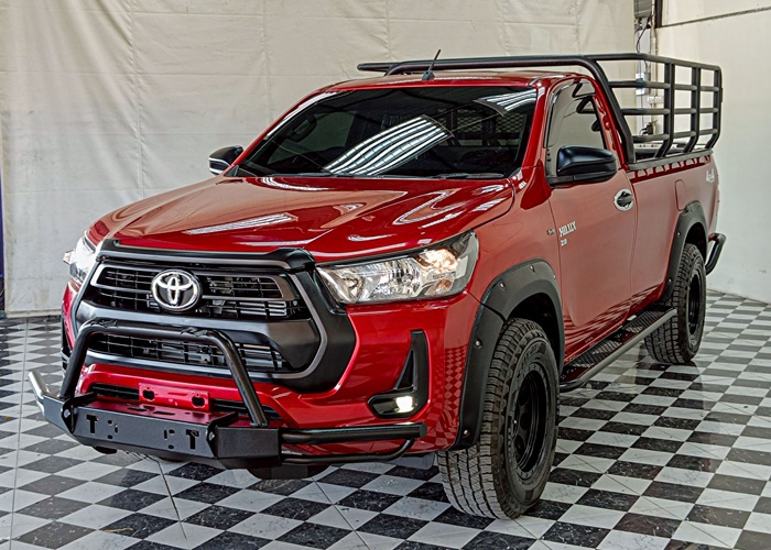 TOYOTA Hilux