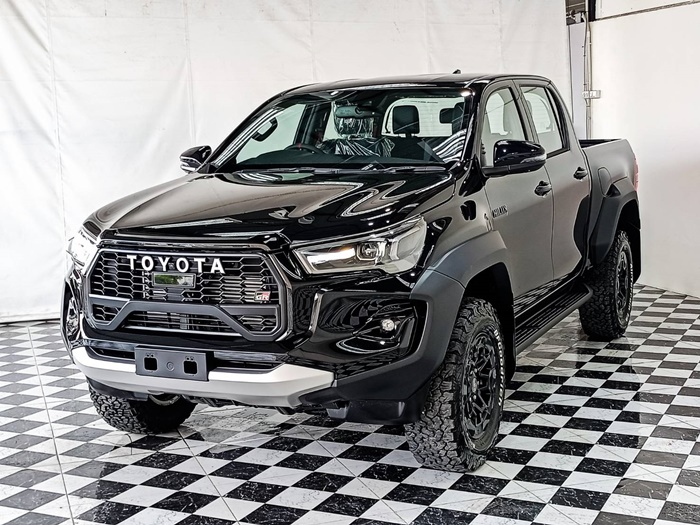 TOYOTA Hilux