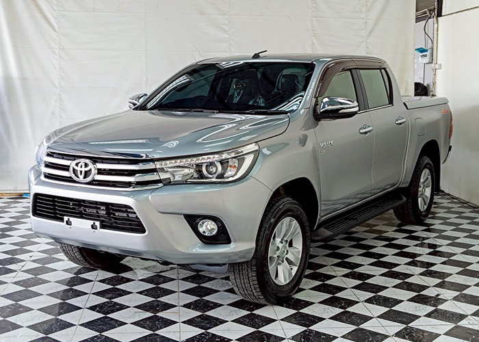 TOYOTA Hilux