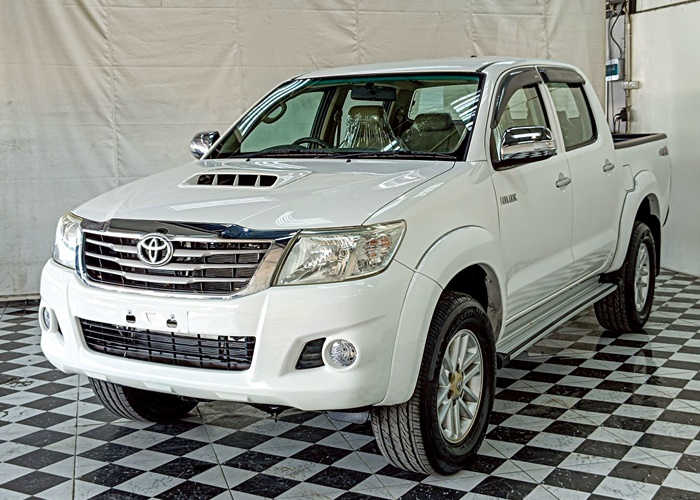 TOYOTA Hilux