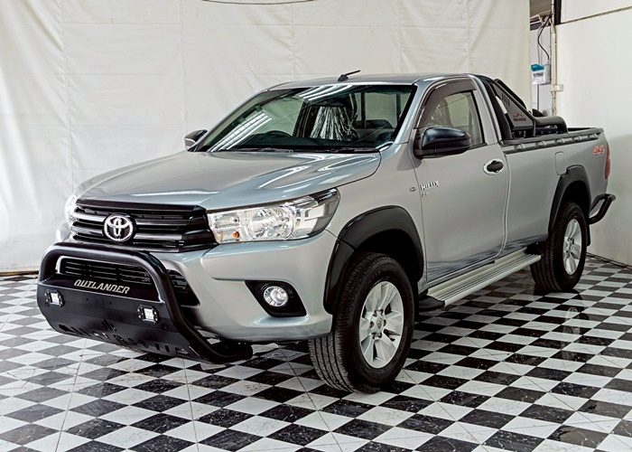 TOYOTA Hilux