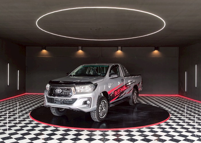 TOYOTA Hilux