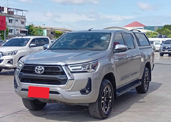 TOYOTA Hilux