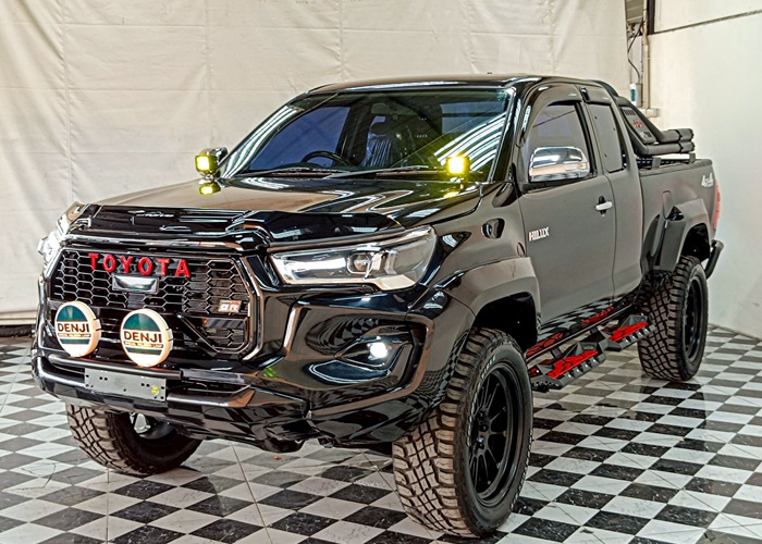 TOYOTA Hilux