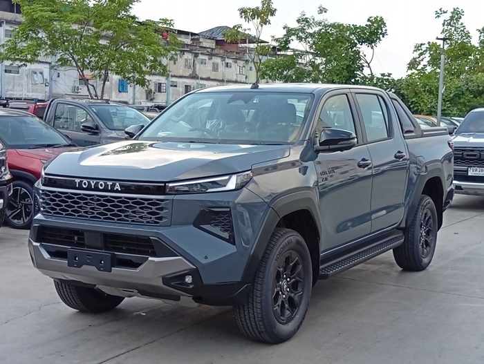 TOYOTA TRAVO OVERLAND