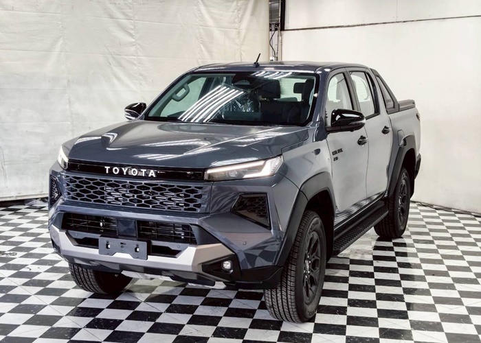 TOYOTA TRAVO OVERLAND