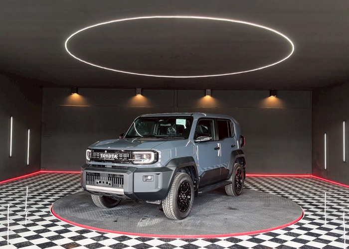 TOYOTA Land Cruiser
