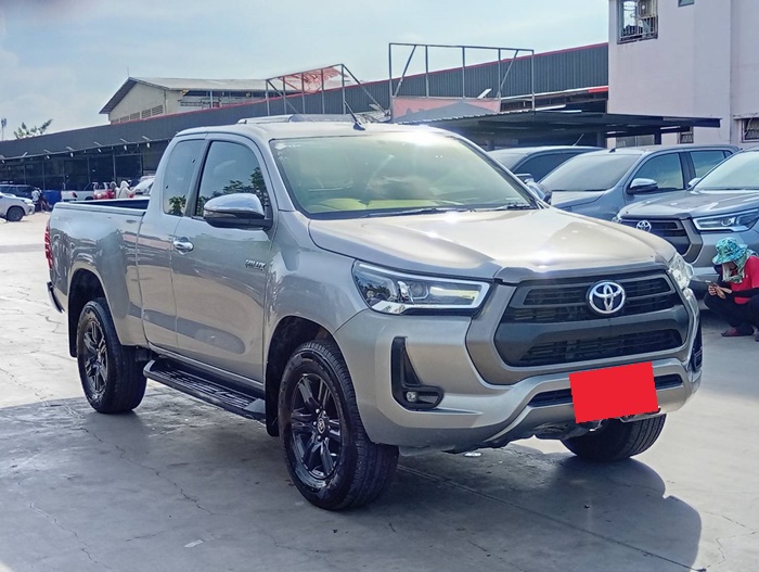 TOYOTA Hilux