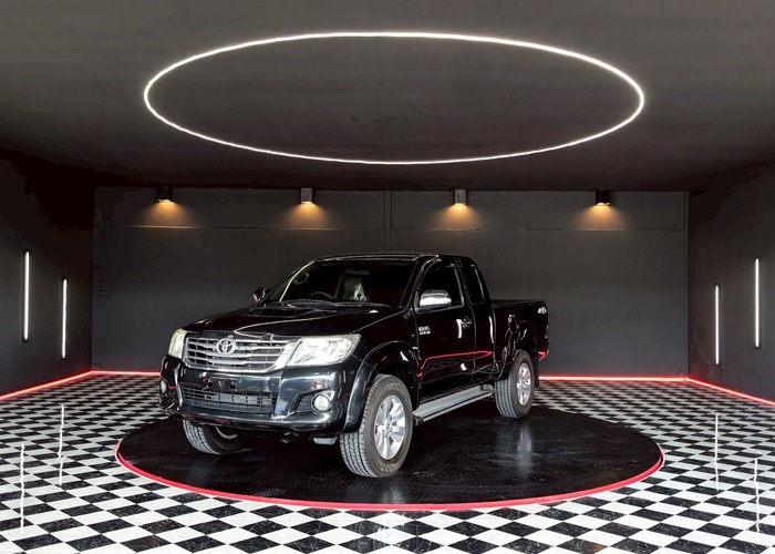 TOYOTA Hilux