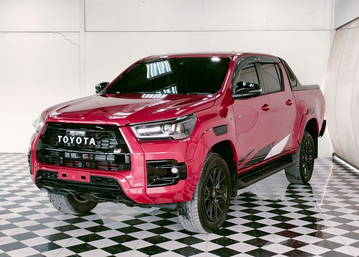 TOYOTA Hilux
