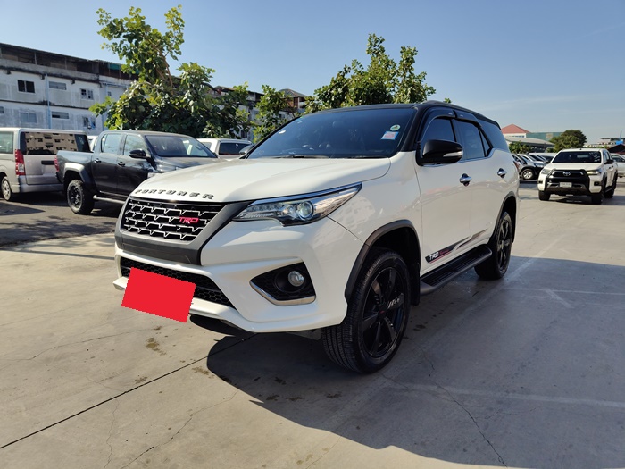 TOYOTA Fortuner