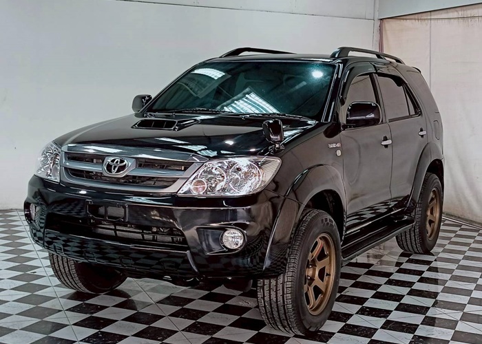 TOYOTA Fortuner