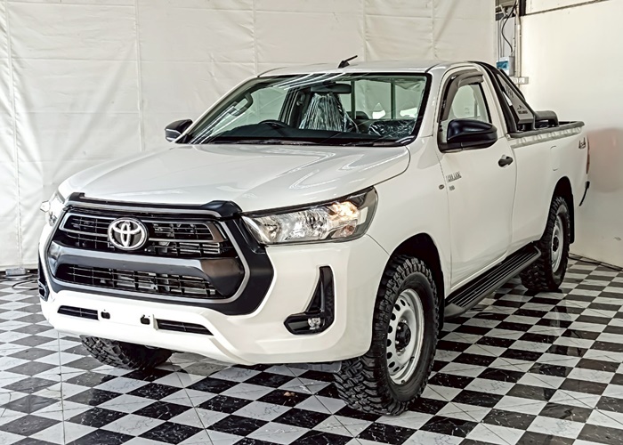 TOYOTA Hilux