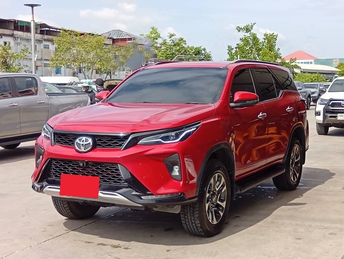 TOYOTA Fortuner