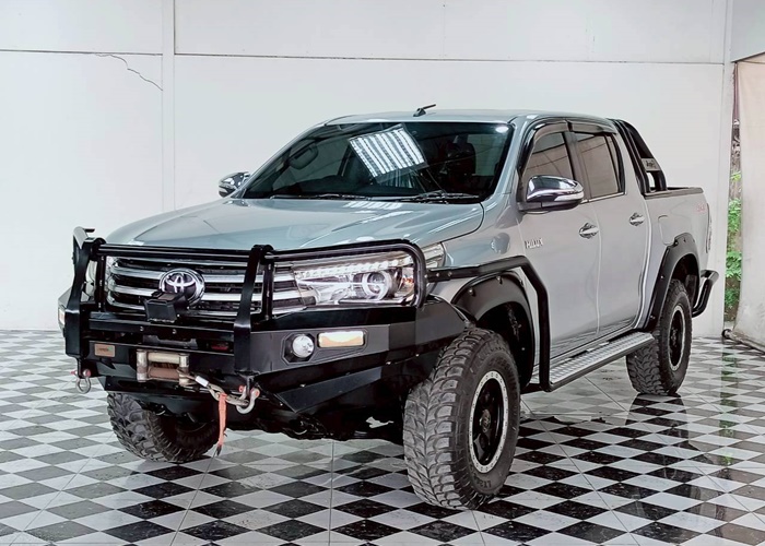 TOYOTA Hilux