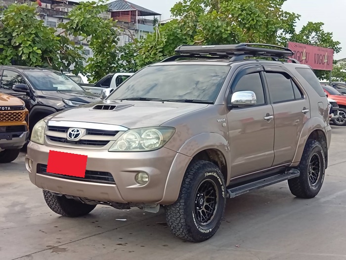 TOYOTA Fortuner
