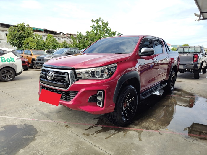 TOYOTA Hilux