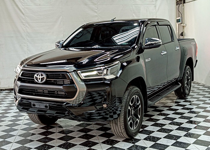 TOYOTA Hilux