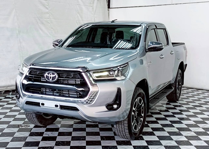TOYOTA Hilux