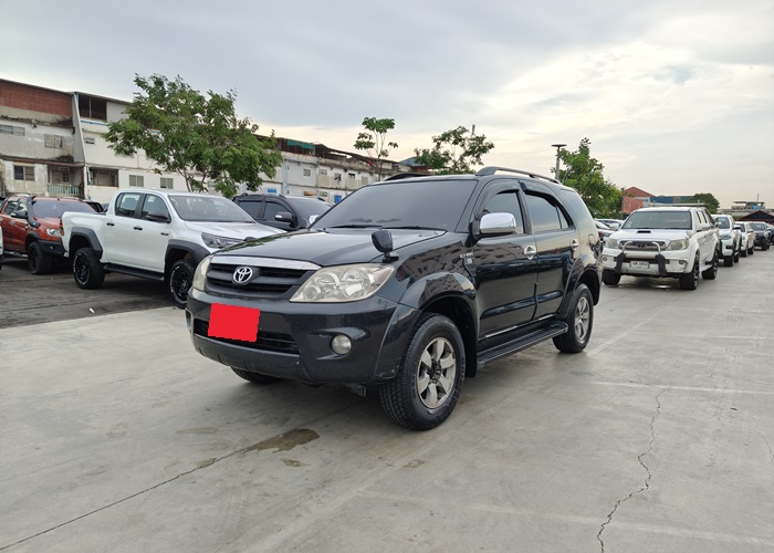TOYOTA Fortuner
