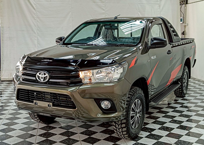 TOYOTA Hilux