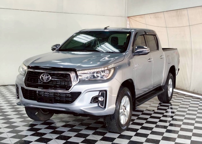 TOYOTA Hilux