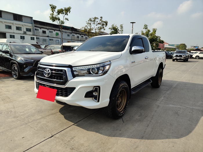 TOYOTA Hilux