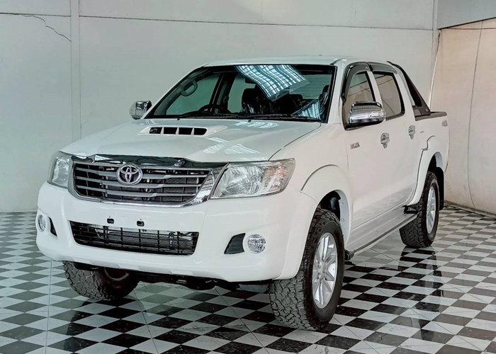 TOYOTA Hilux