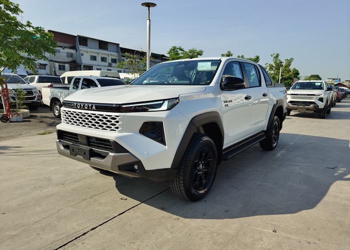 TOYOTA TRAVO OVERLAND