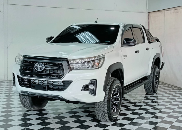 TOYOTA Hilux