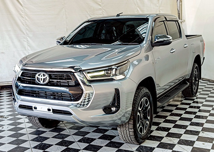 TOYOTA Hilux