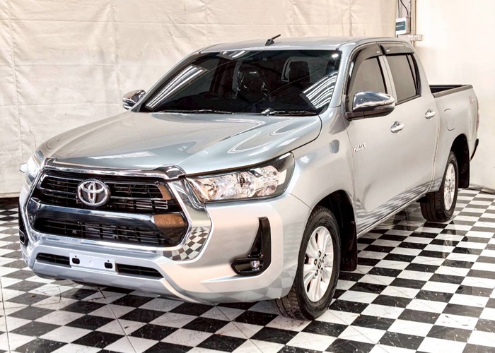 TOYOTA Hilux
