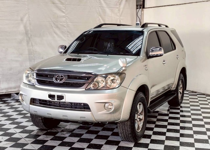 TOYOTA Fortuner