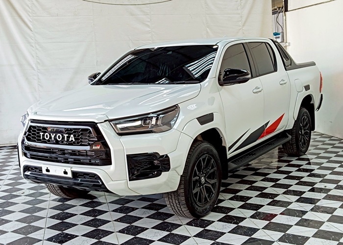TOYOTA Hilux