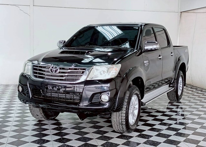 TOYOTA Hilux