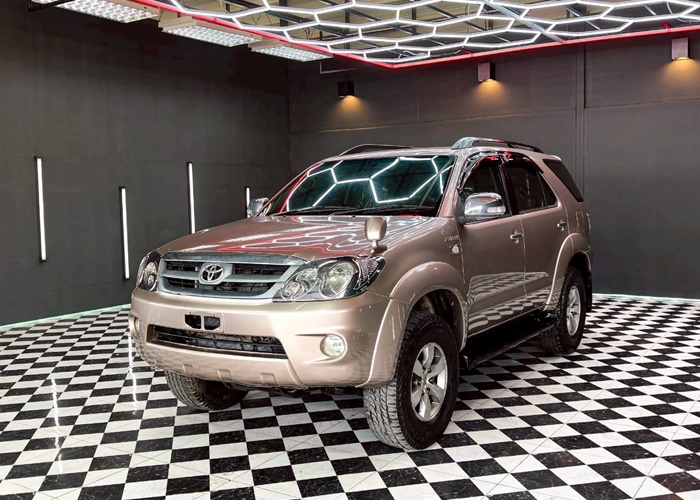 TOYOTA Fortuner