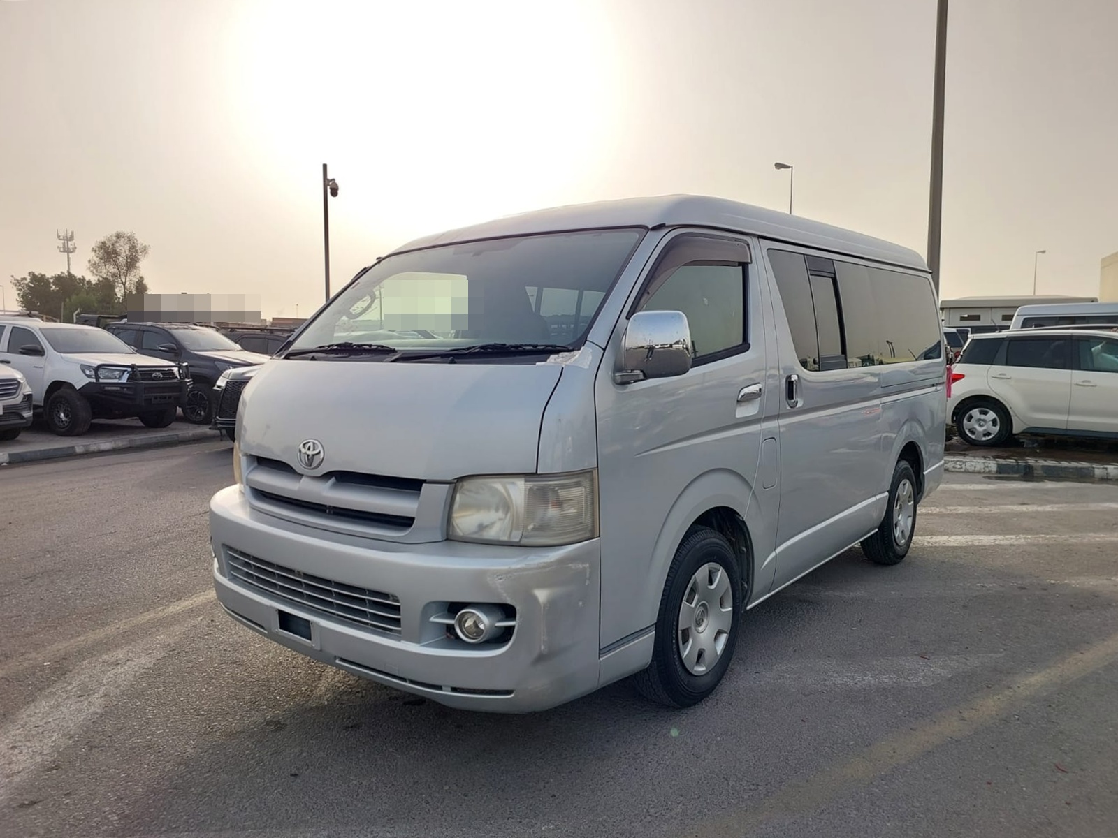TOYOTA HIACE