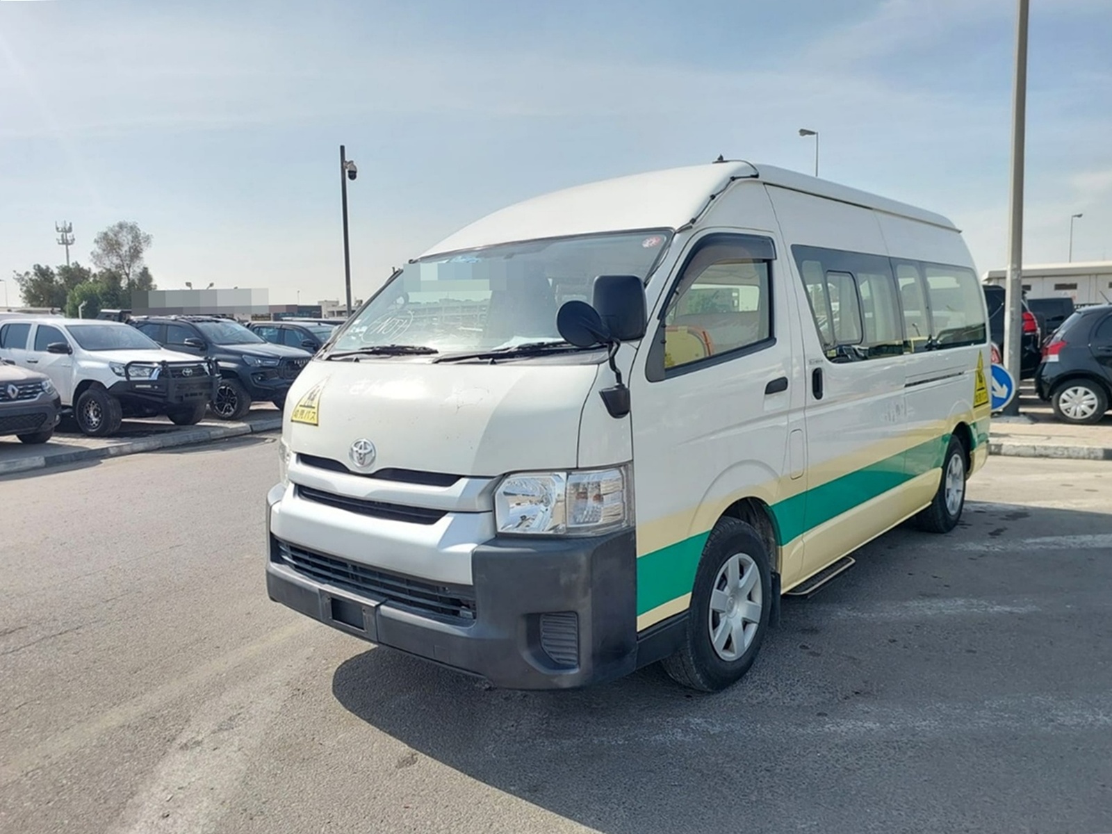 TOYOTA HIACE