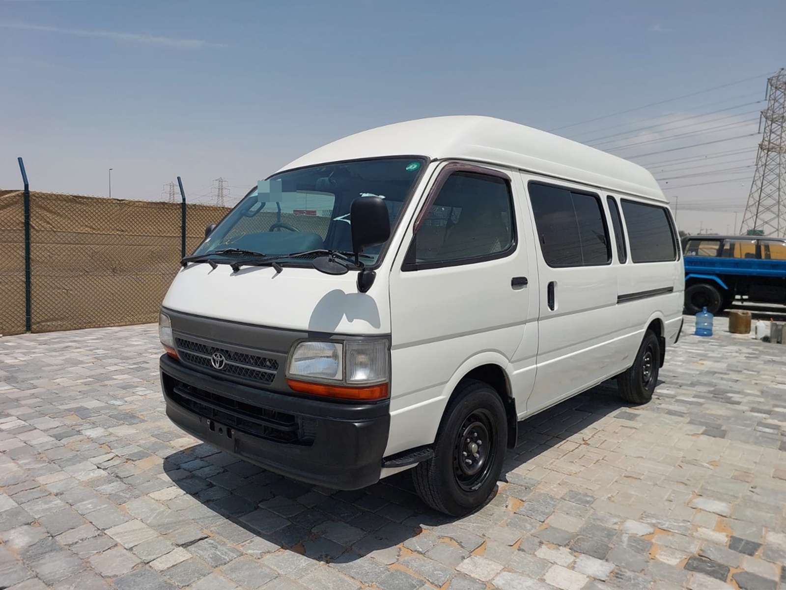 TOYOTA HIACE