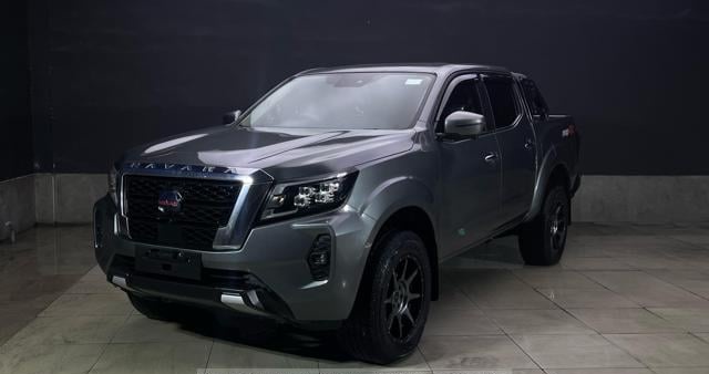 NISSAN Navara
