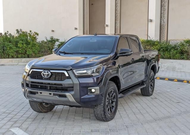 TOYOTA Hilux