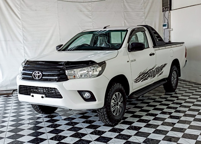 TOYOTA Hilux