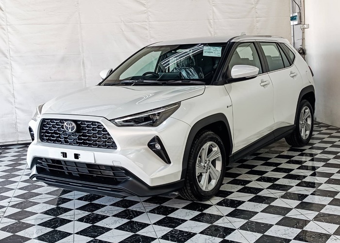 TOYOTA CROSS